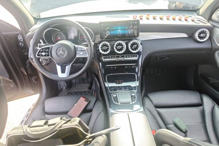 Used Mercedes-Benz GLC 2020 GLC 260 L 4MATIC Dynamic Model Interior 2