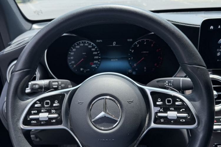 Used Mercedes-Benz GLC 2020 Facelift GLC 300 L 4MATIC Dynamic Edition Interior 2