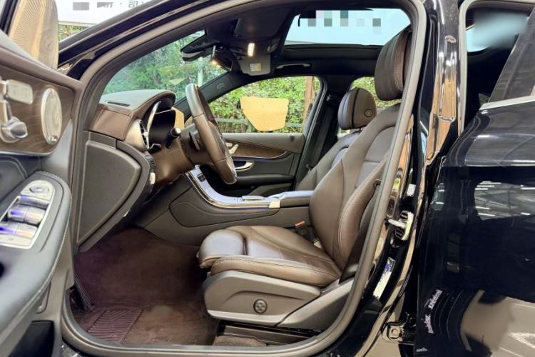 Used Mercedes-Benz GLC 2020 GLC 260 L 4MATIC Luxury Model Interior 2