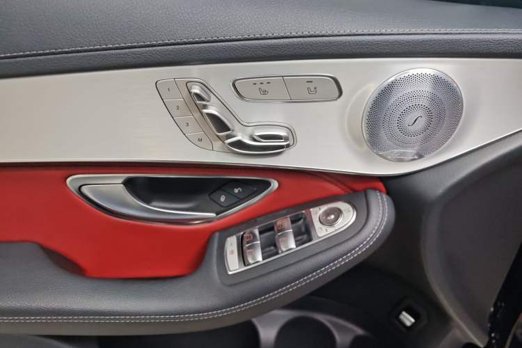 Used Mercedes-Benz GLC 2020 Facelift GLC 300 L 4MATIC Dynamic Edition Interior 2