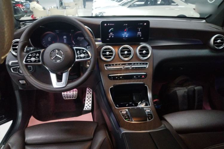 Used Mercedes-Benz GLC 2020 GLC 260 L 4MATIC Luxury Model Interior 2