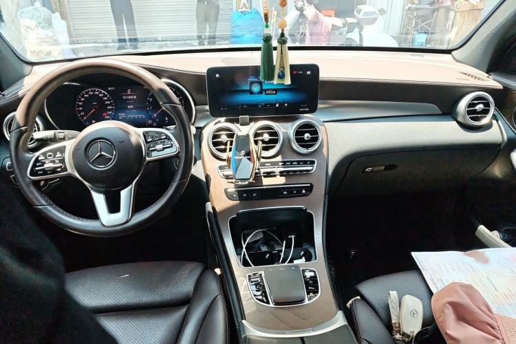 Used Mercedes-Benz GLC 2020 GLC 260 L 4MATIC Luxury Model Interior 2