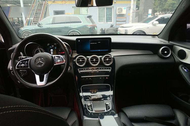 Used Mercedes-Benz GLC 2020 GLC 260 L 4MATIC Dynamic Model Interior 2