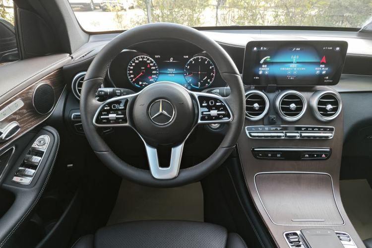 Used Mercedes-Benz GLC 2020 GLC 260 L 4MATIC Luxury Model Interior 2