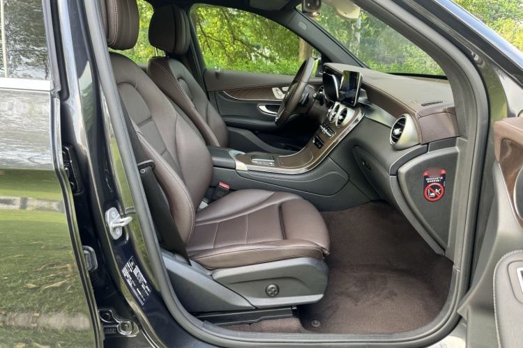 Used Mercedes-Benz GLC 2020 Facelift GLC 300 L 4MATIC Dynamic Edition Interior 3