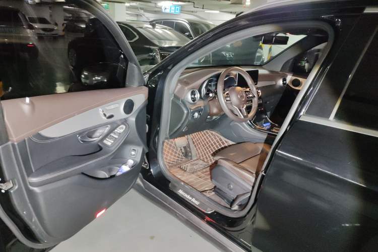 Used Mercedes-Benz GLC 2020 GLC 260 L 4MATIC Dynamic Model Interior 3