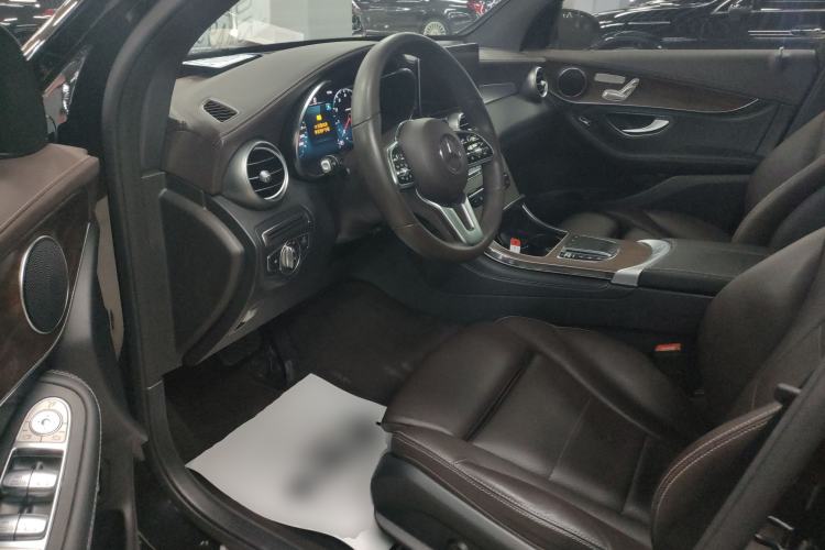 Used Mercedes-Benz GLC 2020 GLC 260 L 4MATIC Luxury Model Interior 3