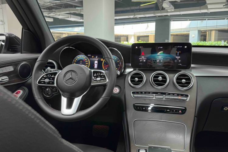Used Mercedes-Benz GLC 2020 GLC 300 L 4MATIC Dynamic Edition Interior 3