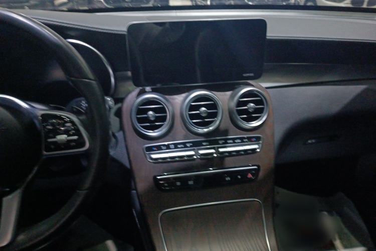 Used Mercedes-Benz GLC 2020 Facelift GLC 260 L 4MATIC Luxury Edition Interior 3
