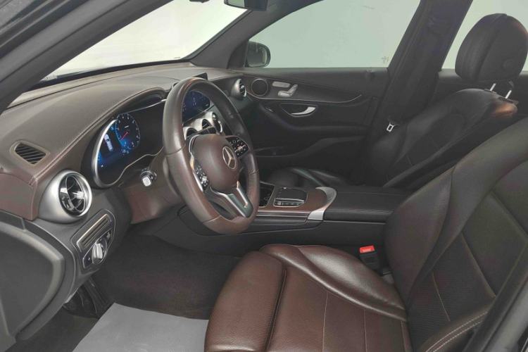 Used Mercedes-Benz GLC 2020 Facelift GLC 260 L 4MATIC Luxury Edition Interior 3