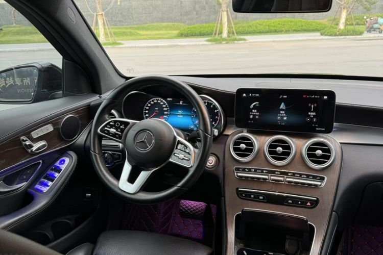 Used Mercedes-Benz GLC 2020 Facelift GLC 260 L 4MATIC Luxury Edition Interior 3