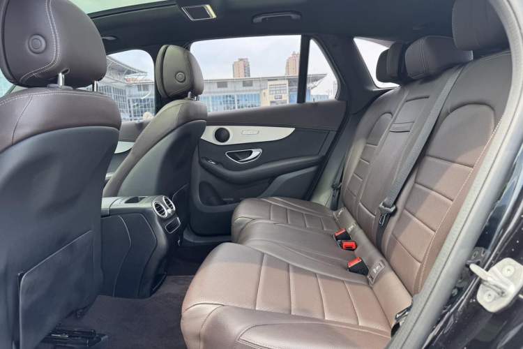 Used Mercedes-Benz GLC 2020 Facelift GLC 260 L 4MATIC Luxury Edition Interior 3