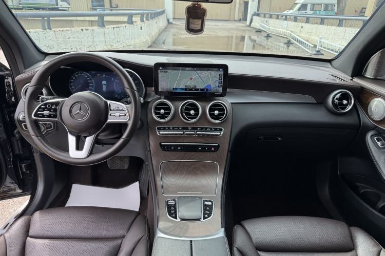 Used Mercedes-Benz GLC 2020 Facelift GLC 300 L 4MATIC Dynamic Edition Interior 3
