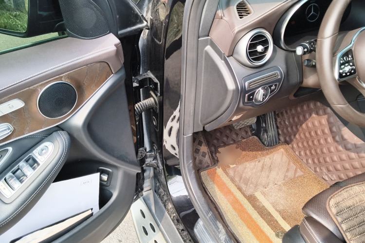 Used Mercedes-Benz GLC 2020 Facelift GLC 300 L 4MATIC Dynamic Edition Interior 3