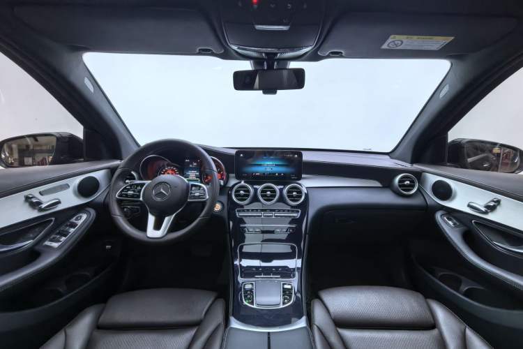 Used Mercedes-Benz GLC 2020 GLC 260 L 4MATIC Dynamic Model Interior 3
