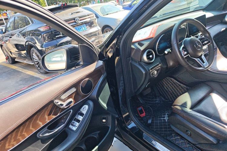 Used Mercedes-Benz GLC 2020 Facelift GLC 260 L 4MATIC Luxury Edition Interior 3