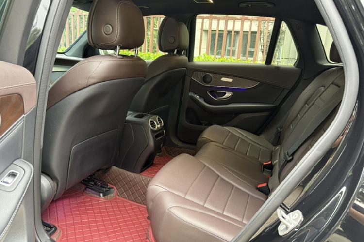 Used Mercedes-Benz GLC 2020 GLC 260 L 4MATIC Luxury Model Interior 3