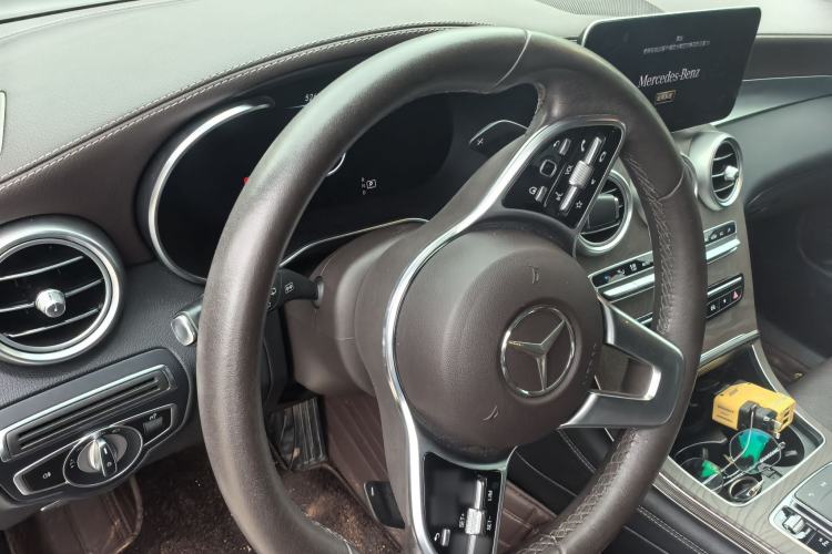 Used Mercedes-Benz GLC 2020 GLC 260 L 4MATIC Luxury Model Interior 3