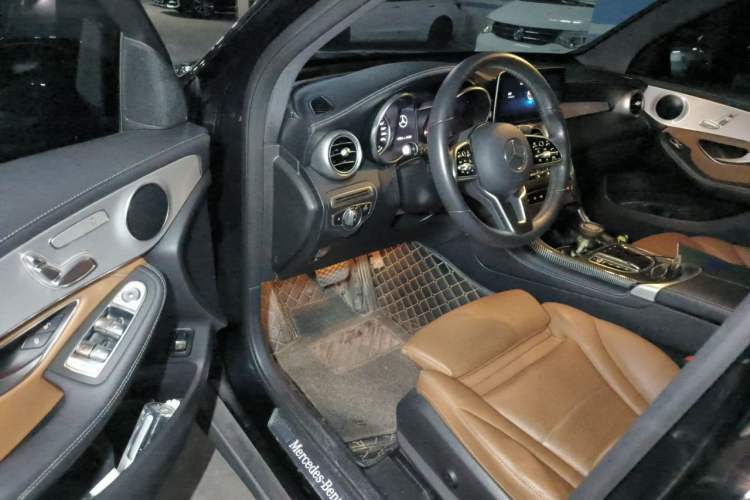 Used Mercedes-Benz GLC 2020 GLC 260 L 4MATIC Dynamic Model Interior 3