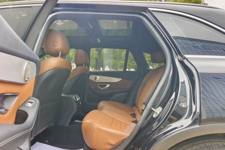 Used Mercedes-Benz GLC 2020 Facelifted GLC 260 L 4MATIC Dynamic Edition Interior 3