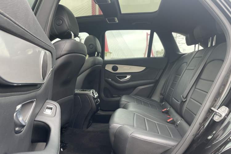 Used Mercedes-Benz GLC 2020 Facelifted GLC 260 L 4MATIC Dynamic Edition Interior 3