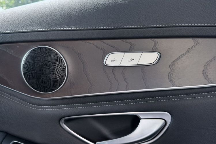 Used Mercedes-Benz GLC 2020 Facelift GLC 300 L 4MATIC Dynamic Edition Interior 3