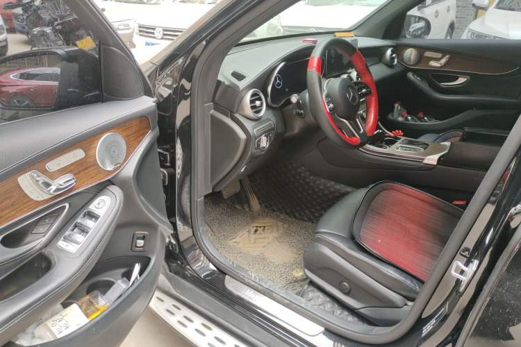 Used Mercedes-Benz GLC 2020 GLC 300 L 4MATIC Luxury Model Interior 3