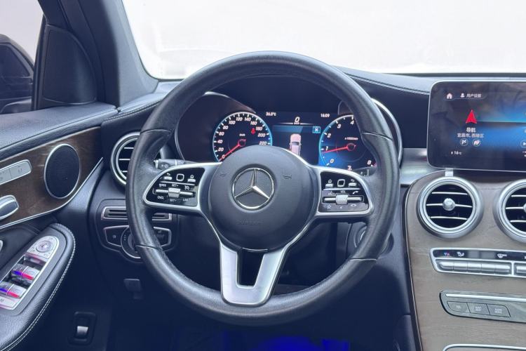 Used Mercedes-Benz GLC 2020 GLC 260 L 4MATIC Luxury Model Interior 3