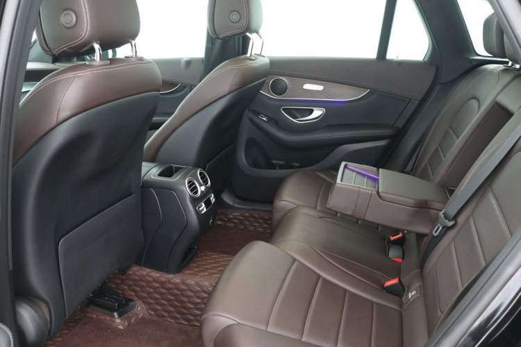 Used Mercedes-Benz GLC 2020 Facelift GLC 300 L 4MATIC Dynamic Edition Interior 3