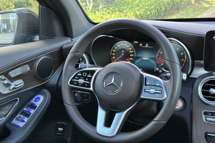 Used Mercedes-Benz GLC 2020 Facelift GLC 300 L 4MATIC Dynamic Edition Interior 3