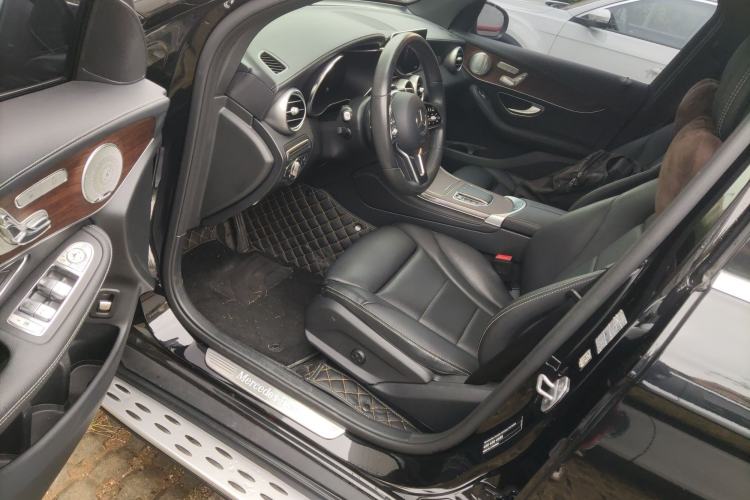 Used Mercedes-Benz GLC 2020 Facelift GLC 300 L 4MATIC Dynamic Edition Interior 3