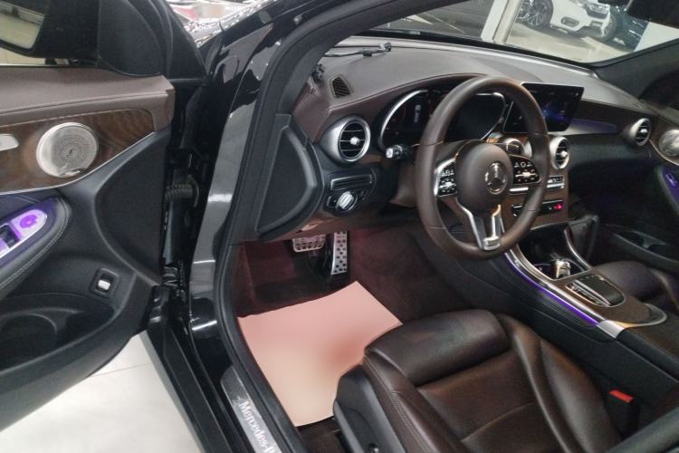 Used Mercedes-Benz GLC 2020 GLC 260 L 4MATIC Luxury Model Interior 3