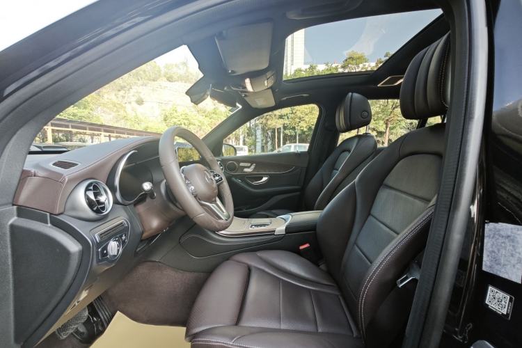 Used Mercedes-Benz GLC 2020 GLC 260 L 4MATIC Luxury Model Interior 3