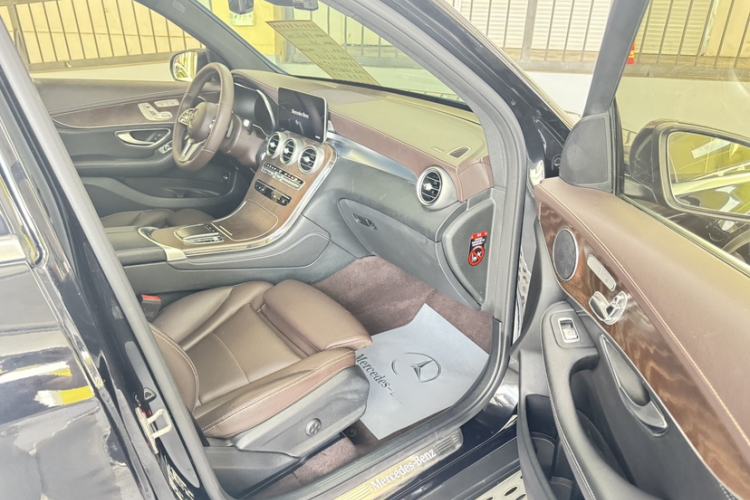 Used Mercedes-Benz GLC 2020 Facelift GLC 300 L 4MATIC Dynamic Edition Interior 3