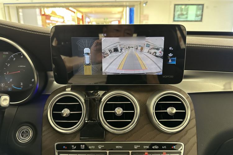 Used Mercedes-Benz GLC 2020 GLC 300 L 4MATIC Dynamic Edition Interior 4