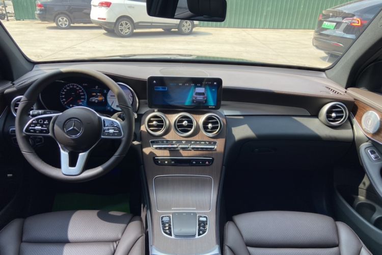 Used Mercedes-Benz GLC 2020 Facelift GLC 300 L 4MATIC Dynamic Edition Interior 4