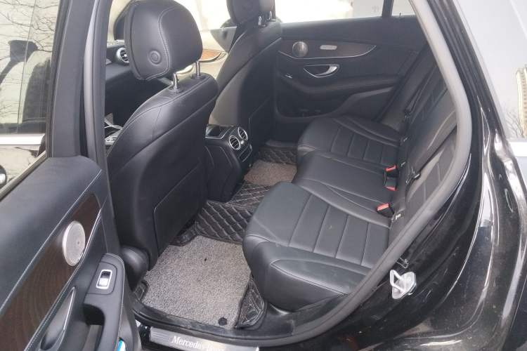 Used Mercedes-Benz GLC 2020 Facelift GLC 260 L 4MATIC Luxury Edition Interior 4