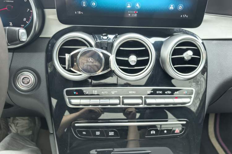 Used Mercedes-Benz GLC 2020 Facelifted GLC 260 L 4MATIC Dynamic Edition Interior 4
