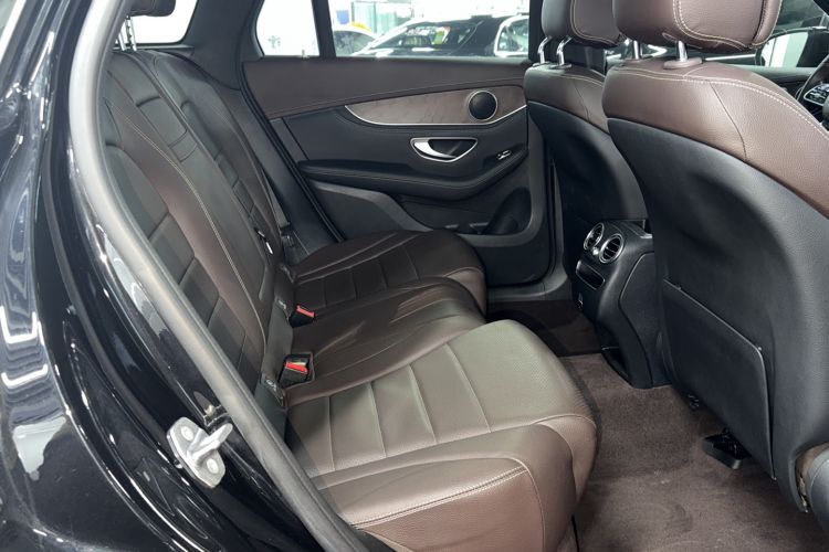 Used Mercedes-Benz GLC 2020 Facelift GLC 260 L 4MATIC Luxury Edition Interior 4