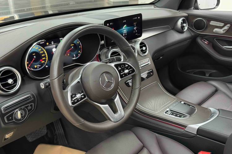Used Mercedes-Benz GLC 2020 GLC 300 L 4MATIC Dynamic Edition Interior 4