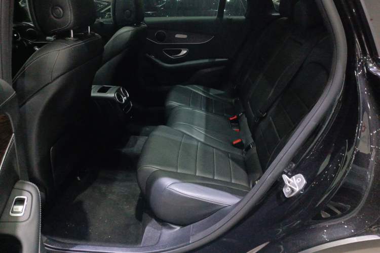 Used Mercedes-Benz GLC 2020 Facelift GLC 260 L 4MATIC Luxury Edition Interior 4
