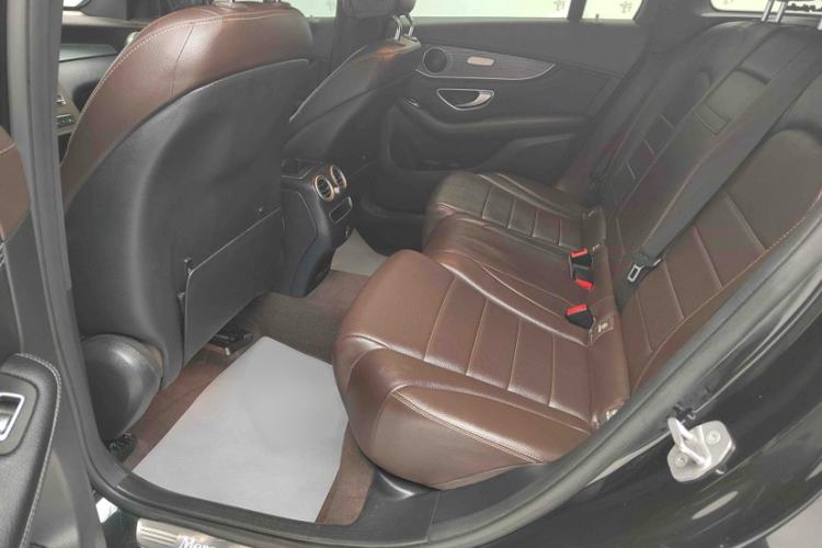 Used Mercedes-Benz GLC 2020 Facelift GLC 260 L 4MATIC Luxury Edition Interior 4