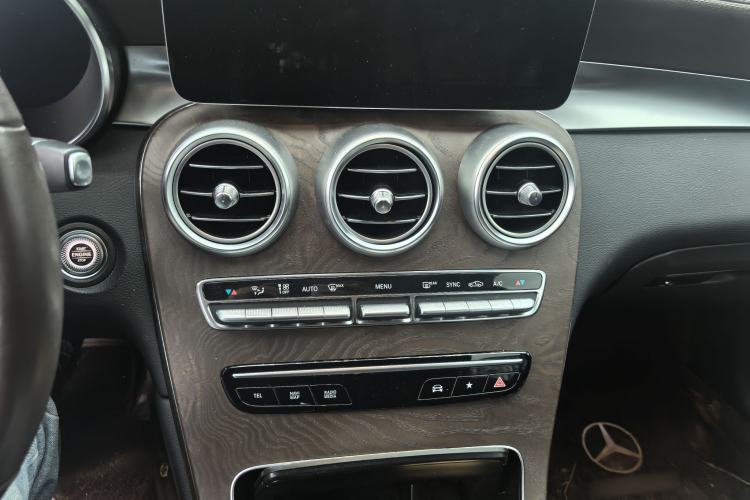 Used Mercedes-Benz GLC 2020 GLC 260 L 4MATIC Luxury Model Interior 4