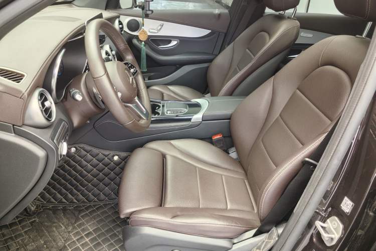 Used Mercedes-Benz GLC 2020 Facelifted GLC 260 L 4MATIC Dynamic Edition Interior 4
