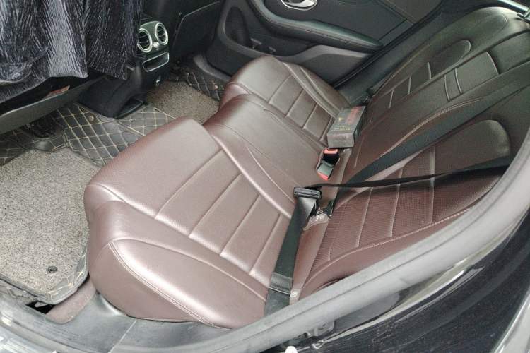 Used Mercedes-Benz GLC 2020 Facelifted GLC 260 L 4MATIC Dynamic Edition Interior 4