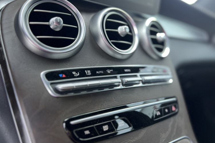 Used Mercedes-Benz GLC 2020 GLC 300 L 4MATIC Dynamic Edition Interior 4