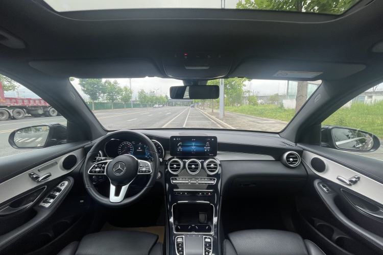 Used Mercedes-Benz GLC 2020 Facelifted GLC 260 L 4MATIC Dynamic Edition Interior 4