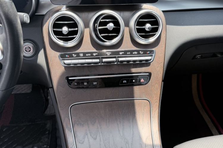 Used Mercedes-Benz GLC 2020 Facelift GLC 300 L 4MATIC Dynamic Edition Interior 4