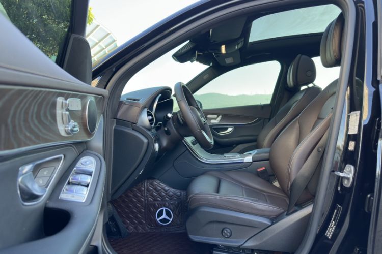Used Mercedes-Benz GLC 2020 Facelift GLC 300 L 4MATIC Dynamic Edition Interior 4