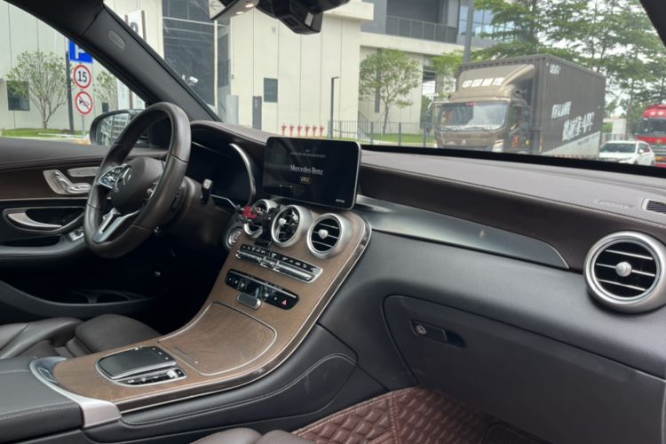 Used Mercedes-Benz GLC 2020 Facelift GLC 300 L 4MATIC Dynamic Edition Interior 5